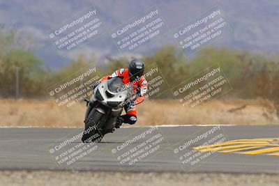 media/Sep-10-2022-SoCal Trackdays (Sat) [[a5bf35bb4a]]/Turn 6 (1140am)/